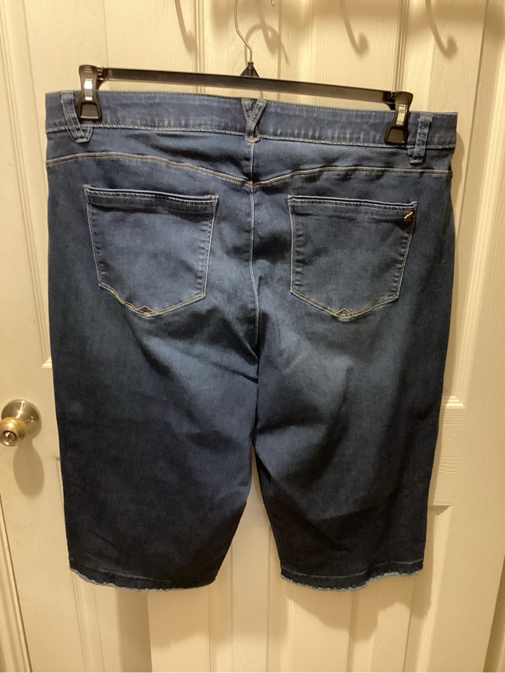 Democracy Mid-Blue Stretch Denim Jean capris - Picture 3 of 3